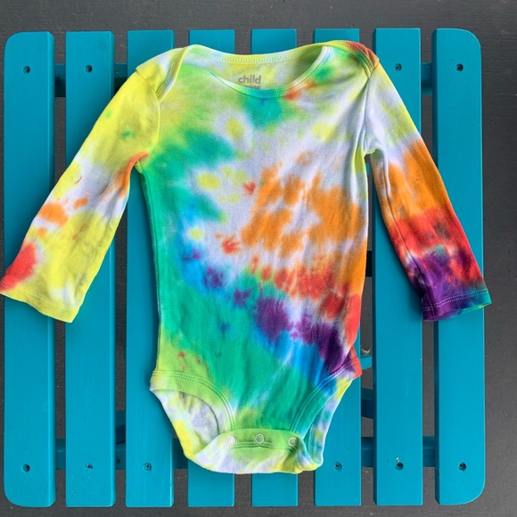 Tie Dye onesie !!! - Picture 2 of 3